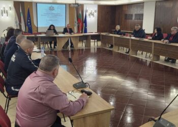 12 буса спрени от движение заради нерегламентиран превоз на пътници в Русенско