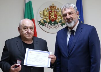 Иван Хаджииванов бе отличен със знака на областния управител
