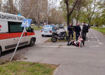 Моторист пострада, след като се блъсна в знак на бул.“Липник“ в Русе /ВИДЕО/