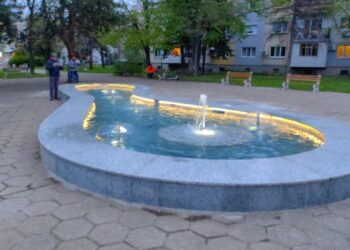 Красивият нов фонтан на „Олимп“ заработи, вече пускат и монети в него /ВИДЕО/