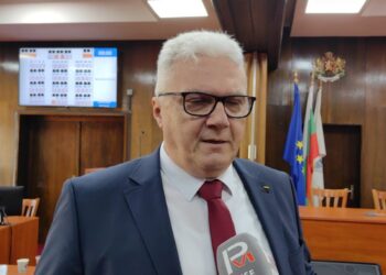 Съветниците от ГЕРБ-Русе предлагат да се освободят паркоместа в центъра /ВИДЕО/