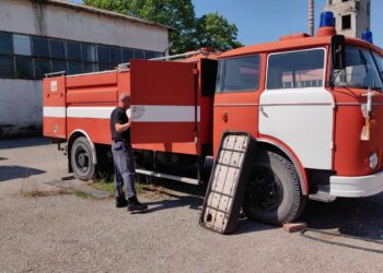 Русенската пожарна вади на търг оборудване и пожарни автомобили /ВИДЕО/