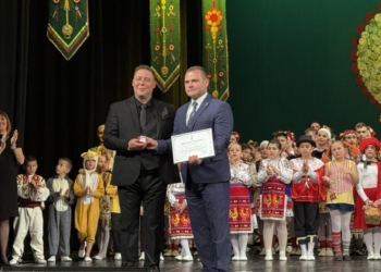Отличия от президента и кмета получиха на празника си ФТТ „Найден Киров“ и Богдан Донев /ВИДЕО/