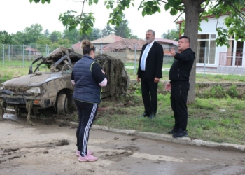 Отстраняват щетите след поройния дъжд и наводнението в Мечка
