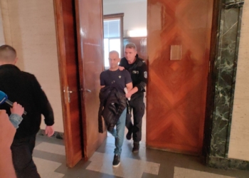 Окръжният съд в Русе остави в ареста нападателя на съпругата си