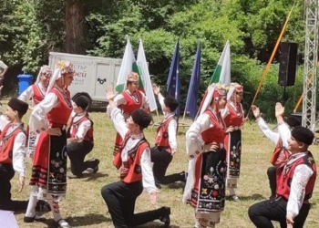 Фолклор, кулинарна изложба и игри за децата ще има утре край Ивановските скални църкви