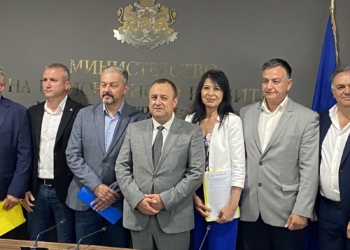 Кметът на Община Две могили подписа договор за проекти за 2,5 млн.лв.