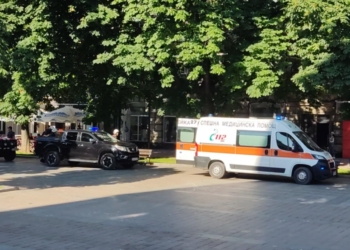 Спасителна акция в центъра на Русе заради инцидент в жилищен блок /ВИДЕО/