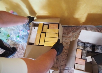 Полицията в Русе иззе над 5 тона фалшиви перилни препарати и парфюми при спецоперация