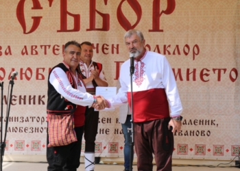 Сваленик посрещна стотици самодейци и министър на събора „Родолюбие от Поломието“
