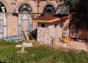 Магазин за дрехи и хранителни продукти в Русе разбуни духовете в социалните мрежи /ВИДЕО/
