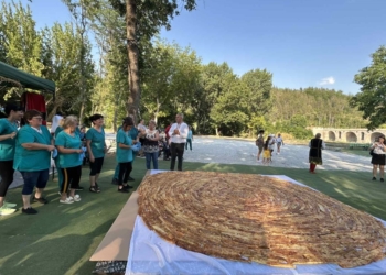Бяла подобри балканския си рекорд за вита баница на Празника на житото и хляба