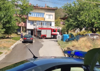 Голям пожар в Николово близо до къщи и „Дунарит“ /ВИДЕО/