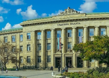 Ремонтират Съдебната палата в Русе