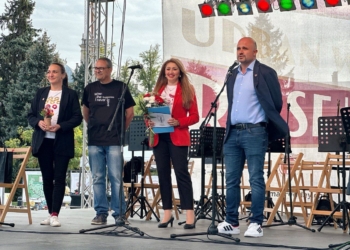 Зам.-кметът Златомира Стефанова даде началото на дългоочаквания фестивал „Urban Wine Fest Ruse“