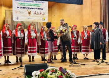 Фестивалът „Талантът възраст няма“ събра в Русе изпълнители от България, Румъния и Молдова