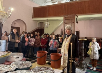 Село Долна Студена отбеляза храмовия си празник „Света Петка“ с литургия и курбан за здраве