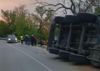 Зърновоз се обърна между Стамболово и Малко Враново