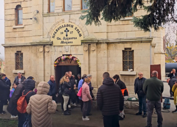 Кв.“Долапите“ празнува на Архангеловден с литургия и песните на Нелина