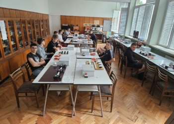 ПГЕЕ „Апостол Арнаудов“- Русе обнови работилниците си по електротехника