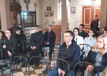 Младежи се подготвят за форума по ораторско майсторство в Русе