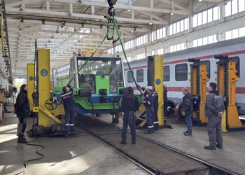 Общо 7 акумулаторни локомотива достави „Експрес Сервиз“ на БДЖ