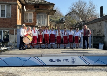 Долно Абланово отбеляза своя празник с богата фолклорна програма