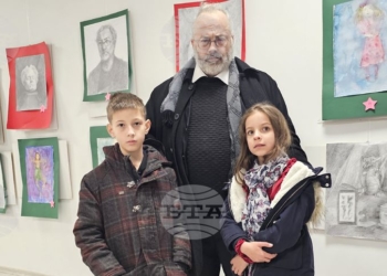Школата по рисуване и дизайн, водена от Иван Иванов-Йоаний, подреди коледна изложба