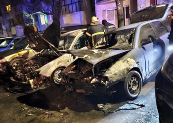 Автомобили изгоряха при пожар рано сутринта в Русе