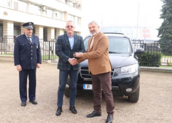 Областната управа дари джип на полицията в Русе