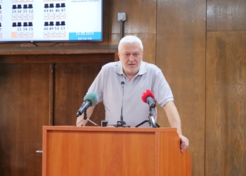 Съветникът Орлин Дяков пита кмета за ремонта на Доходното и тавана на зала „Европа”