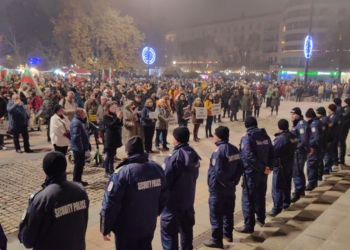 Протестът в Русе събра недоволни от държавата и местната власт /ВИДЕО/