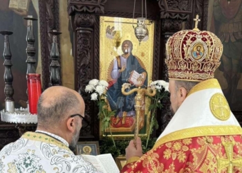 Икона на румънски зограф вече краси храма в град Борово