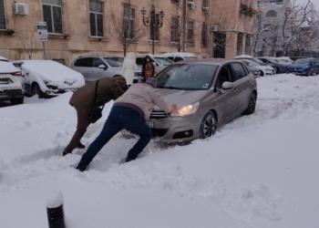 Кметовете от малките населени места ще издават извинителни бележки заради снега