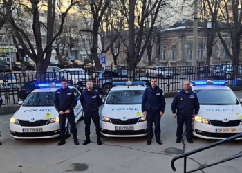 Полицаи и огнеборци от ОДМВР-Русе почетоха загиналите служители на реда /ВИДЕО/