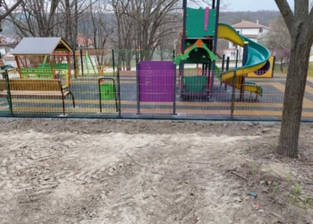 Долапите ще посрещне Великден в ремонтиращата се църква и с нова детска площадка