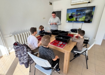 Нова инициатива в Русе: деца учат роботика и програмиране с LEGO® във V-BOT Ruse