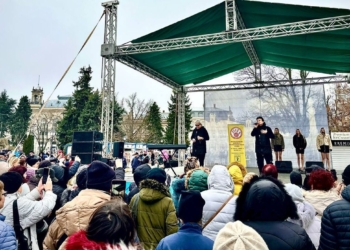 Русенци пяха с Братя Аргирови на концерта „Не на насилието, да на доброто!“