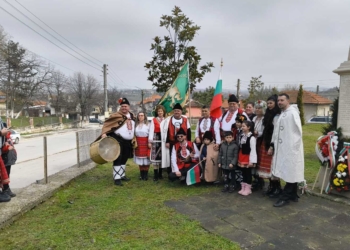 Жителите на кв. „Долапите“ отбелязаха националния празник 3 март