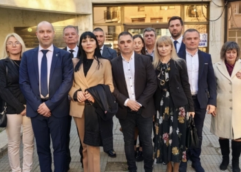 Хората на Радев в Русе регистрираха листата си, искат 4 мандата /ВИДЕО/