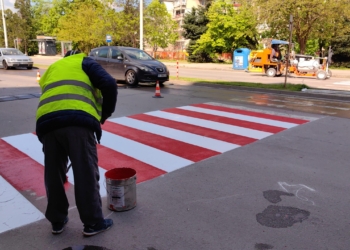 Русенци одобряват новия вид на пешеходните пътеки, искат на още места /ВИДЕО/