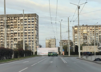 Нерегламентиран трасперант на партия се появи на кръговото в Русе