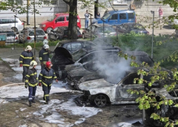 Пламнаха автомобили на ул.“Видин“ в Русе