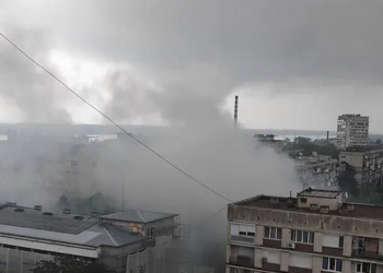 Пожар в изоставена къща в Русе вдигна два пъти на крак огнеборците