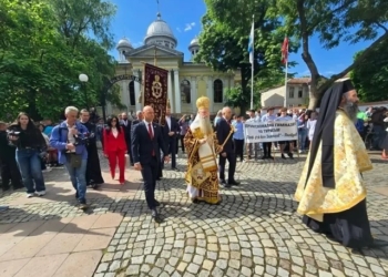Общински съветник от Русе: Защо на церемонията за 24 май не се кани митрополитът?
