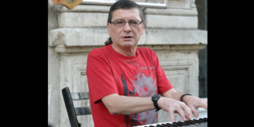 Русенският джаз пианист Иван Куртев вече ще свири на небето