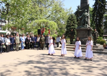 Русе отбеляза с церемония Деня на храбростта и празника на града