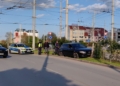 Автомобил помете загражденията по бул.“Скобелев“ в Русе /ВИДЕО/