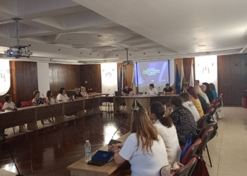 Фестивалът „Сцена под липите“ започна с дискусия за читалищата и фолклора