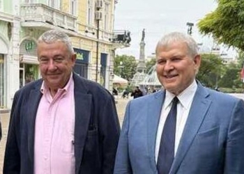 Председателят на СДС Румен Христов се оттегля, заменя го главният секретар